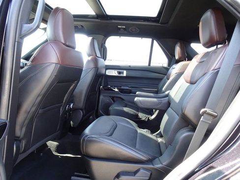 Used 2021 Ford Explorer Platinum w/ Equipment Group 601A image 17