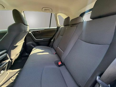 Used 2021 Toyota RAV4 LE FWD image 16