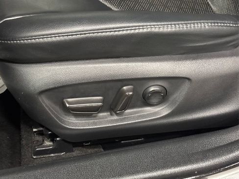 Used 2019 Toyota Camry XSE w/ Navigation Package image 32