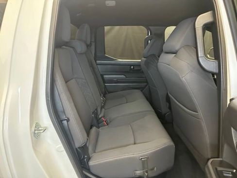 Used 2024 Toyota Tacoma SR5 AWD/4WD image 18