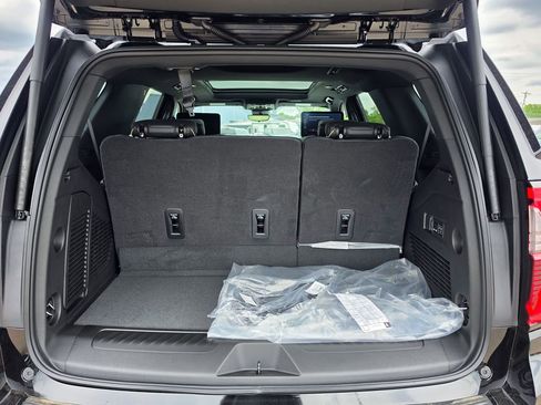 New 2026 GMC Yukon Elevation w/ Elevation Premium Package AWD/4WD image 6