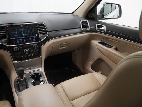 Used 2021 Jeep Grand Cherokee Limited AWD/4WD image 29