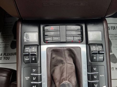 Used 2017 Porsche Macan Turbo image 26