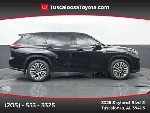 New 2026 Toyota Highlander Platinum image 1