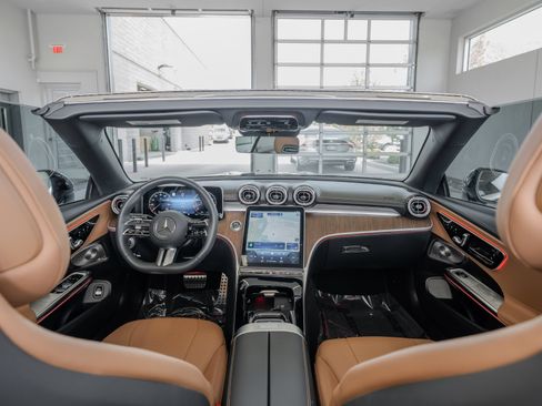 Used 2024 Mercedes-Benz CLE 300 4MATIC Cabriolet image 30