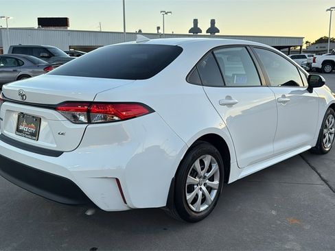 Used 2023 Toyota Corolla LE image 7