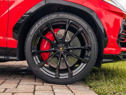 Used 2020 Lamborghini Urus AWD/4WD image 15