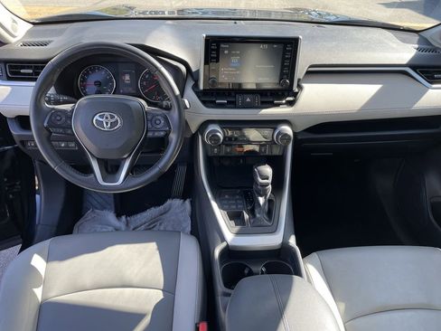 Certified 2019 Toyota RAV4 XLE Premium AWD/4WD image 15