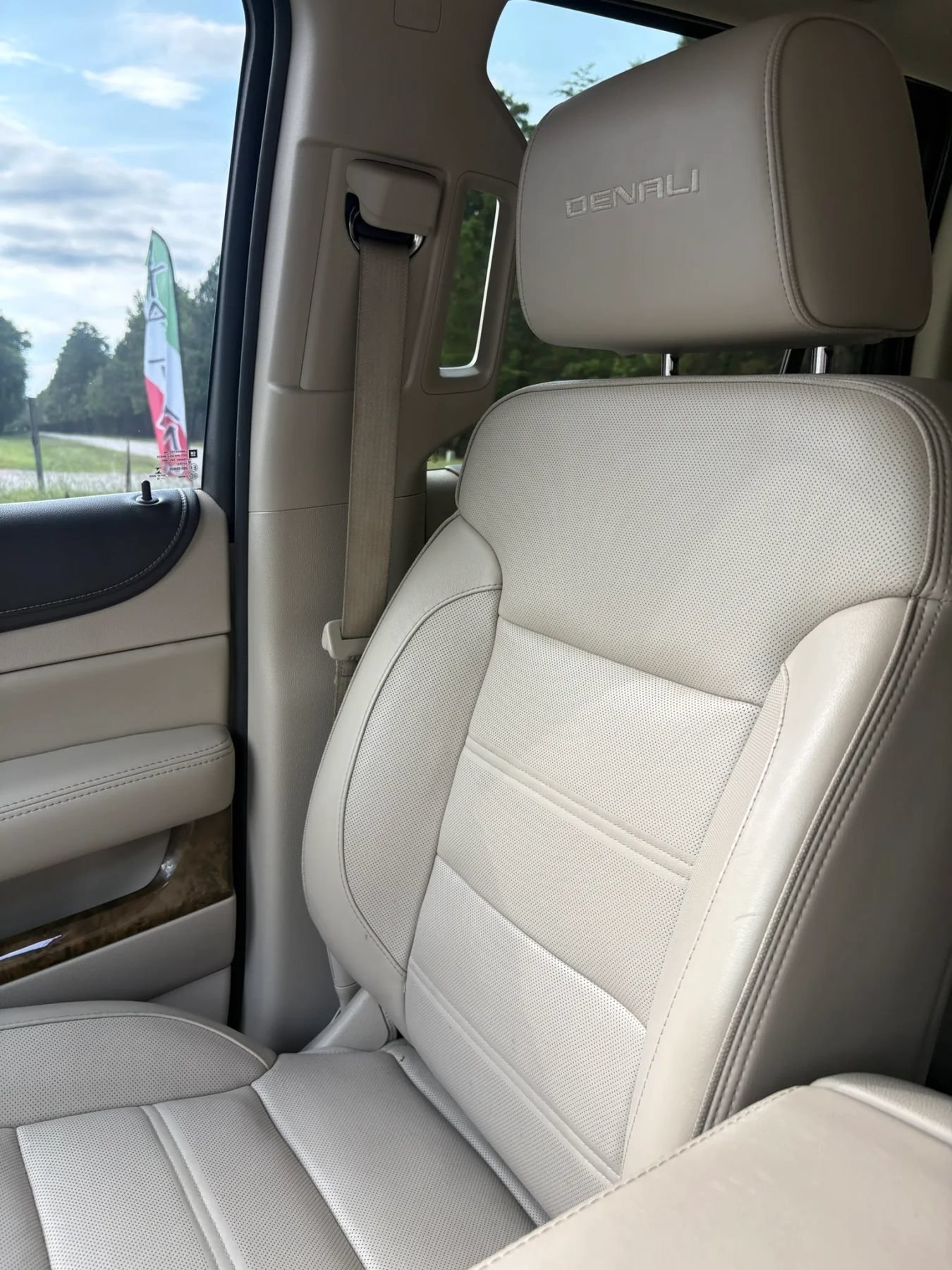 Used 2016 GMC Yukon Denali w/ Open Road Package AWD/4WD image 49