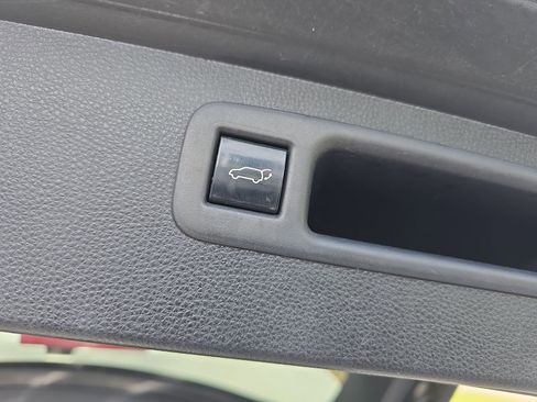Used 2021 Toyota Highlander Platinum AWD/4WD image 13