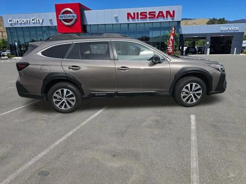 Used 2024 Subaru Outback Premium AWD/4WD image 7