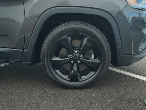 Used 2021 Jeep Cherokee Altitude image 41