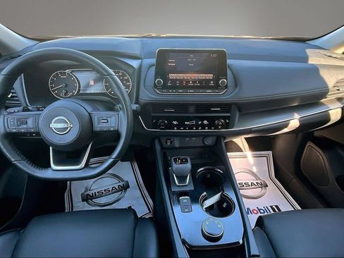 Certified 2024 Nissan Rogue SV w/ SV Premium Package AWD/4WD image 7