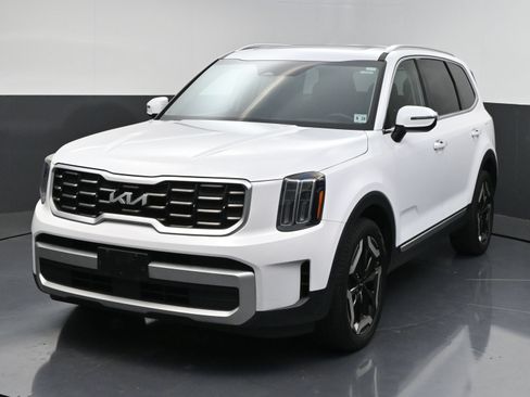 Used 2024 Kia Telluride S w/ S Sunroof Package AWD/4WD image 3