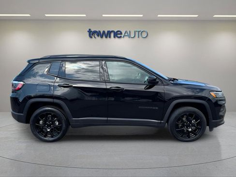 Used 2022 Jeep Compass Latitude w/ Convenience Group AWD/4WD image 6