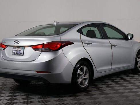 Used 2014 Hyundai Elantra SE FWD image 4
