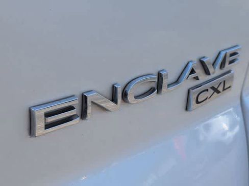 Used 2011 Buick Enclave CXL FWD image 13