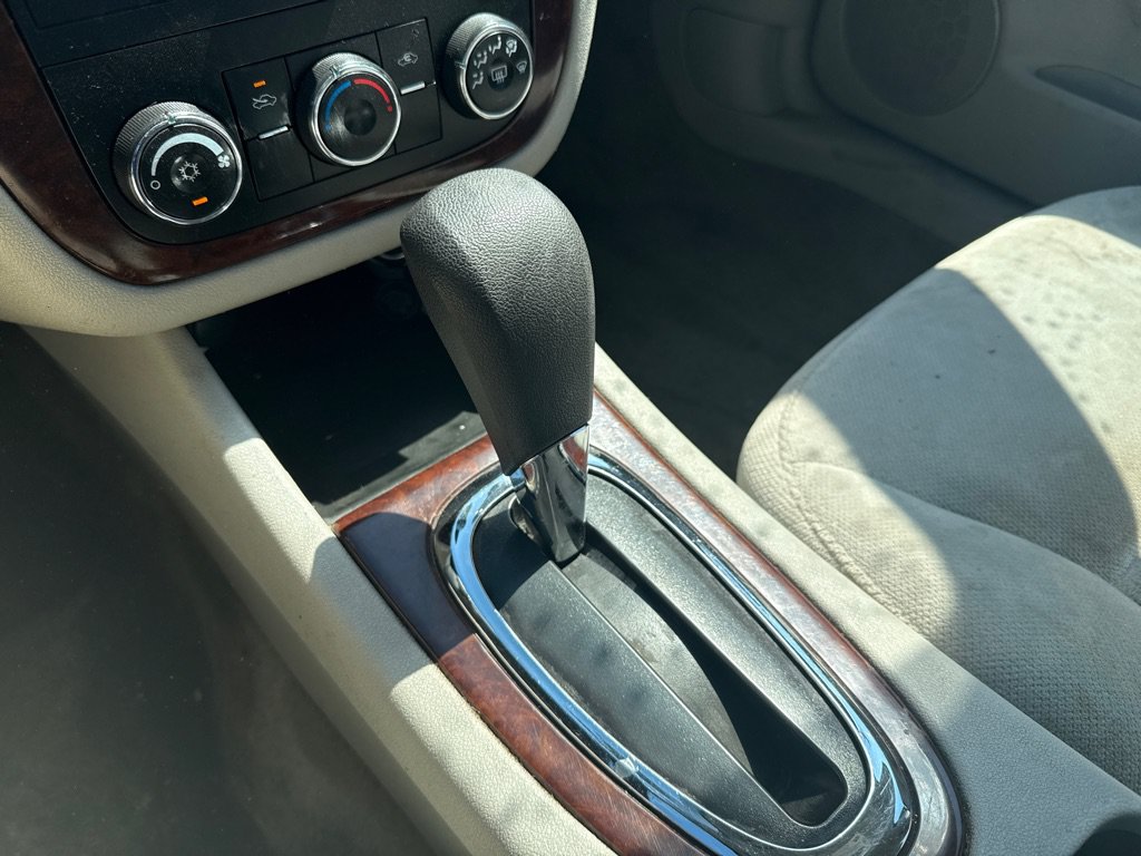 Used 2011 Chevrolet Impala LS FWD image 16