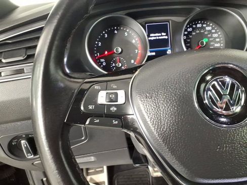 Used 2021 Volkswagen Tiguan SE R-Line w/ 3rd Row Seat Package image 16