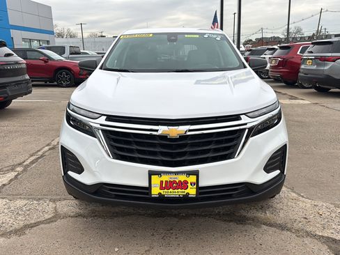 Used 2023 Chevrolet Equinox LS w/ LS Convenience Package image 3