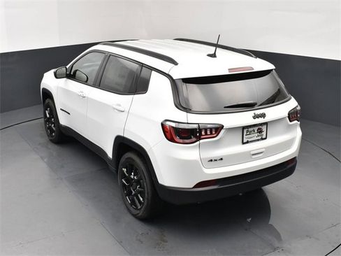 New 2026 Jeep Compass Latitude image 16