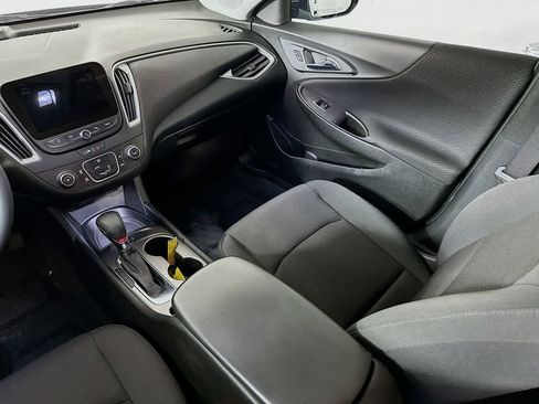 Used 2021 Chevrolet Malibu RS image 11