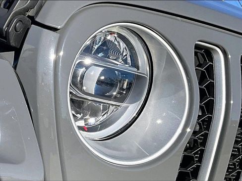 Used 2021 Jeep Wrangler Unlimited Sahara w/ Cold Weather Group image 30