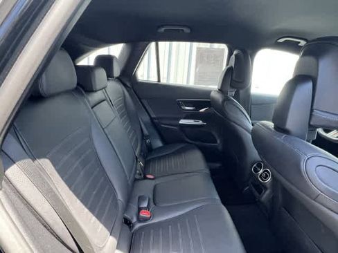Used 2026 Mercedes-Benz GLC 300 image 23