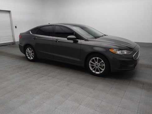 Used 2019 Ford Fusion SE FWD image 11