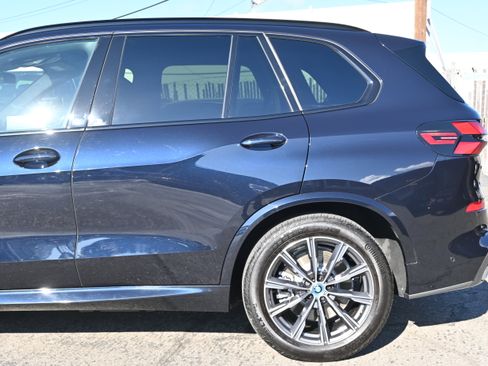 Used 2024 BMW X5 xDrive50e w/ M Sport Package AWD/4WD image 9