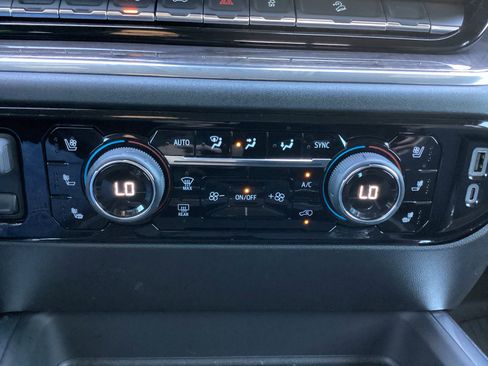 Used 2024 Chevrolet Silverado 2500 LTZ w/ LTZ Premium Package image 25