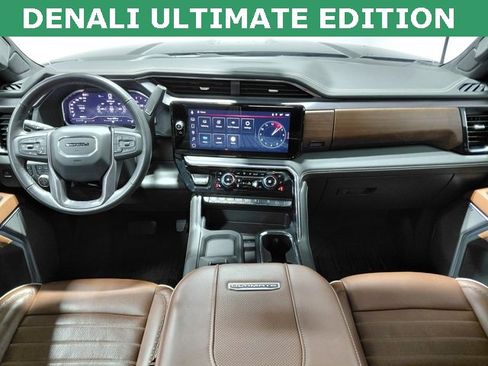 Used 2025 GMC Sierra 2500 Denali Ultimate image 2