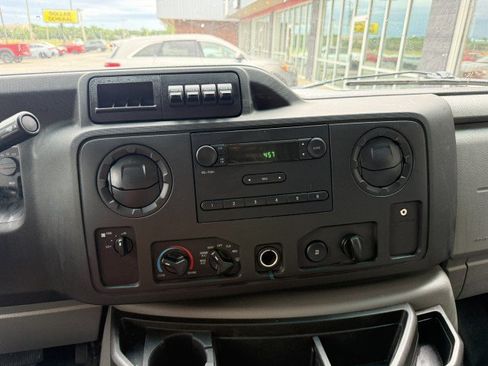 Used 2017 Ford E-350 and Econoline 350 Super Duty RWD image 25