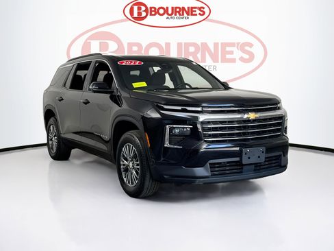 Used 2024 Chevrolet Traverse LT AWD/4WD image 1