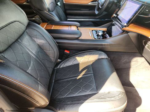 Used 2024 Jeep Grand Wagoneer Series III w/ Rear Seat Video Group 1 AWD/4WD image 14