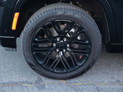 Used 2024 Jeep Wagoneer Series II RWD image 12