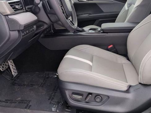 Used 2026 Toyota Camry SE image 12