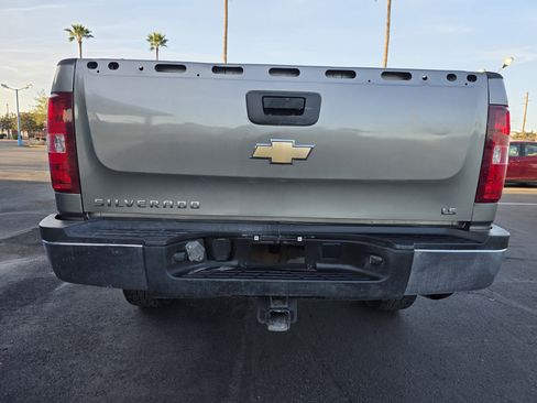 Used 2008 Chevrolet Silverado 2500 W/T AWD/4WD image 4