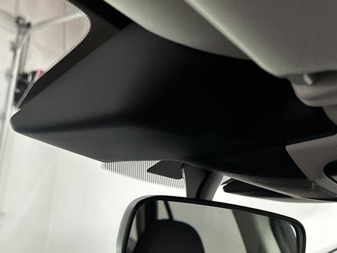 Used 2025 Subaru Outback Premium image 38