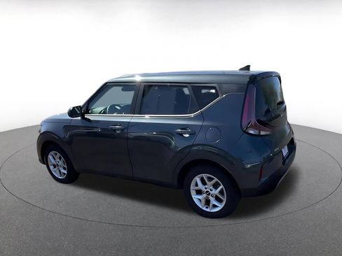 Used 2025 Kia Soul LX w/ LX Technology Package FWD image 10