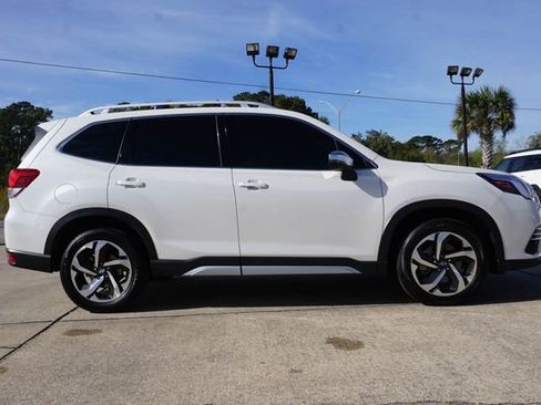 Used 2022 Subaru Forester Touring image 3