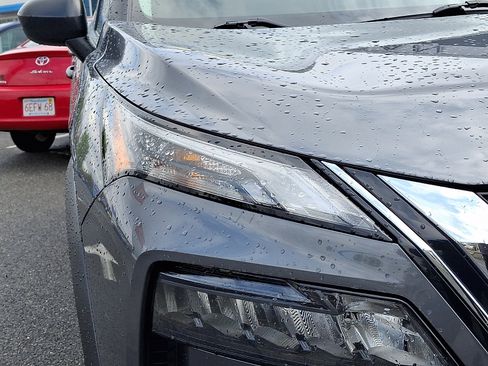 Used 2023 Nissan Rogue S AWD/4WD image 9