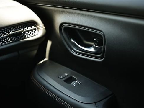 Used 2025 Honda HR-V Sport image 27