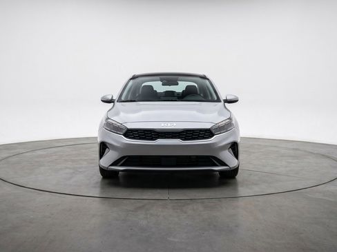 Used 2025 Kia K4 FWD image 2