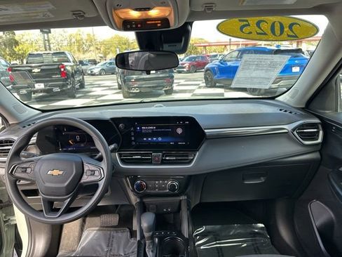 Used 2025 Chevrolet TrailBlazer LT image 6