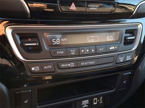 Certified 2022 Honda Ridgeline Black Edition image 16