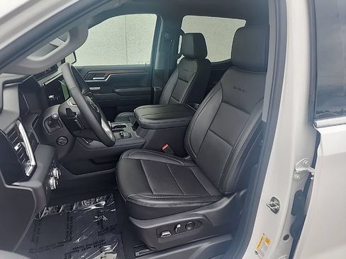 Used 2023 GMC Sierra 1500 Denali AWD/4WD image 9