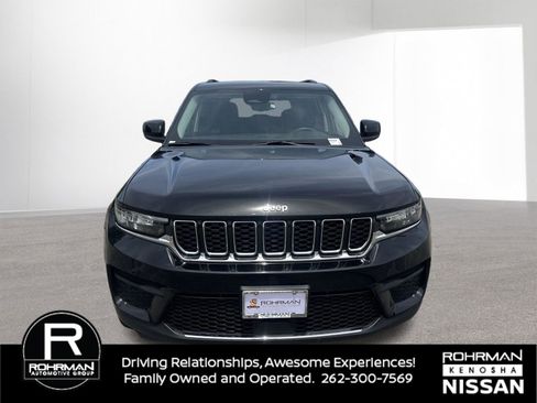 Used 2023 Jeep Grand Cherokee Laredo AWD/4WD image 8