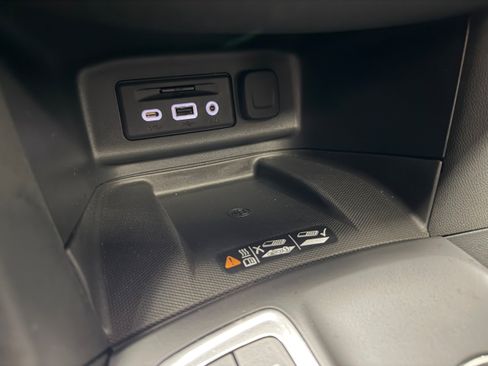 Used 2020 Chevrolet Equinox Premier AWD/4WD image 27