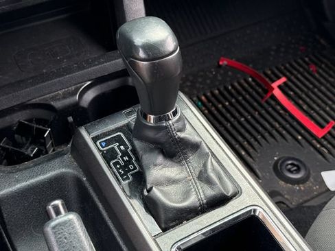 Used 2019 Toyota Tacoma TRD Off-Road AWD/4WD image 32